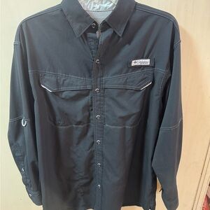 Columbia Charcoal Black Button-Up Shirt #fishing #outdoor